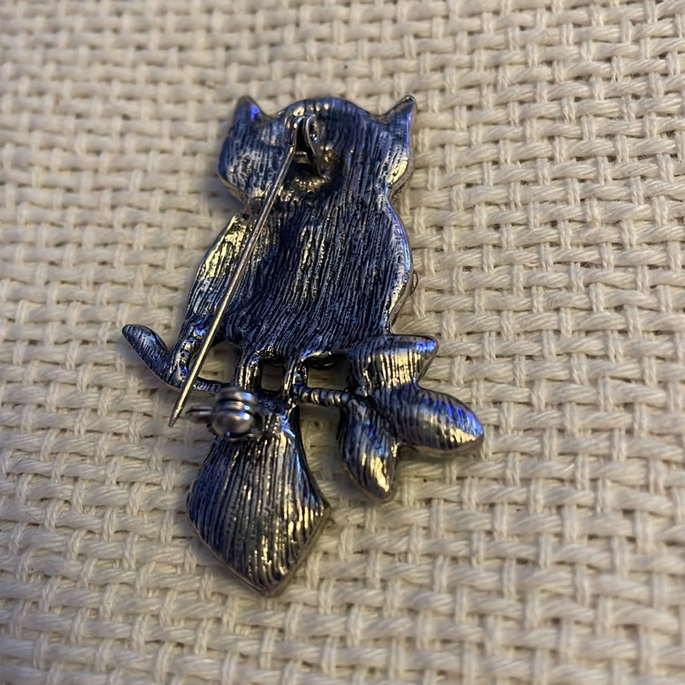 NWOT Owl Brooch - Picture 2 of 2
